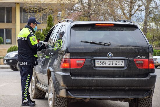 Полицейский рейд против нарушителей карантина в Азербайджане