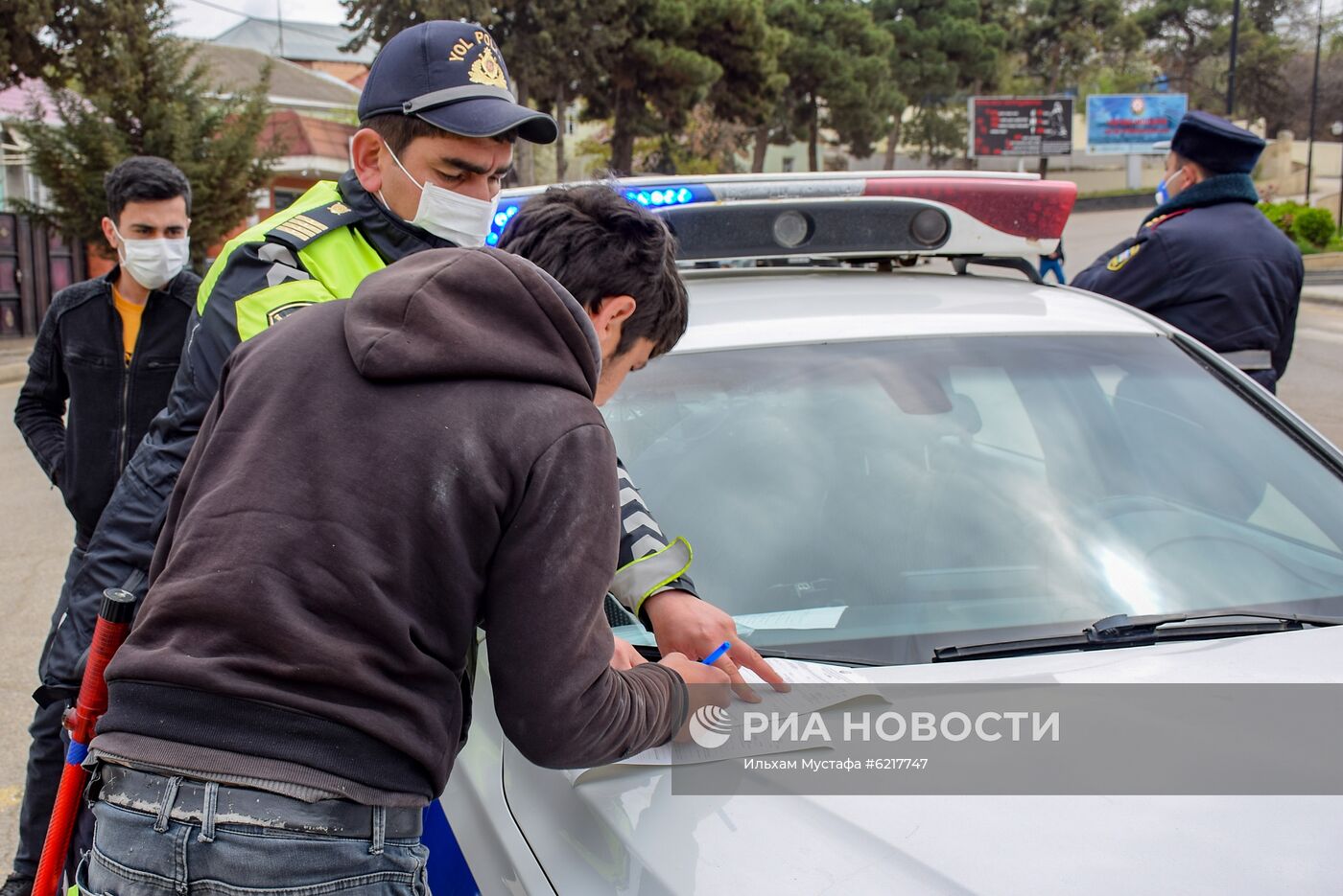 Полицейский рейд против нарушителей карантина в Азербайджане