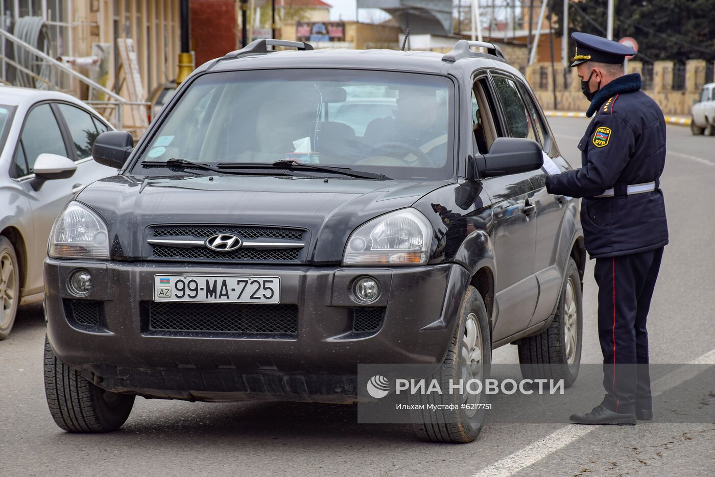 Полицейский рейд против нарушителей карантина в Азербайджане