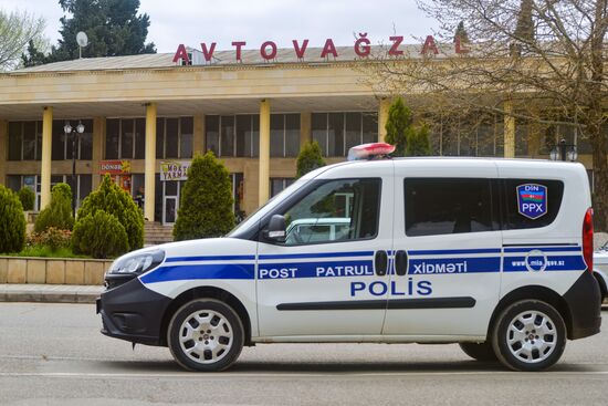 Полицейский рейд против нарушителей карантина в Азербайджане