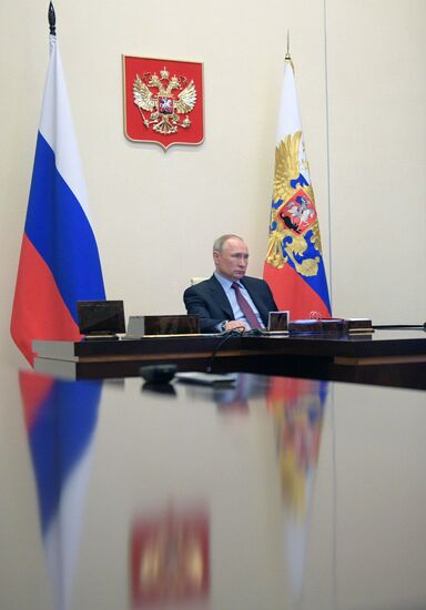 Президент РФ В. Путин провел совещание по развитию ракетно-космической отрасли
