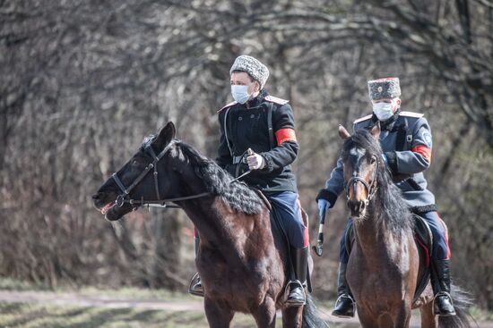 Патрулирование парка "Кусково" казаками во время самоизоляции