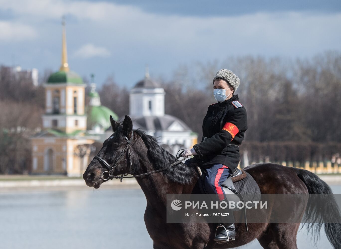 Патрулирование парка "Кусково" казаками во время самоизоляции