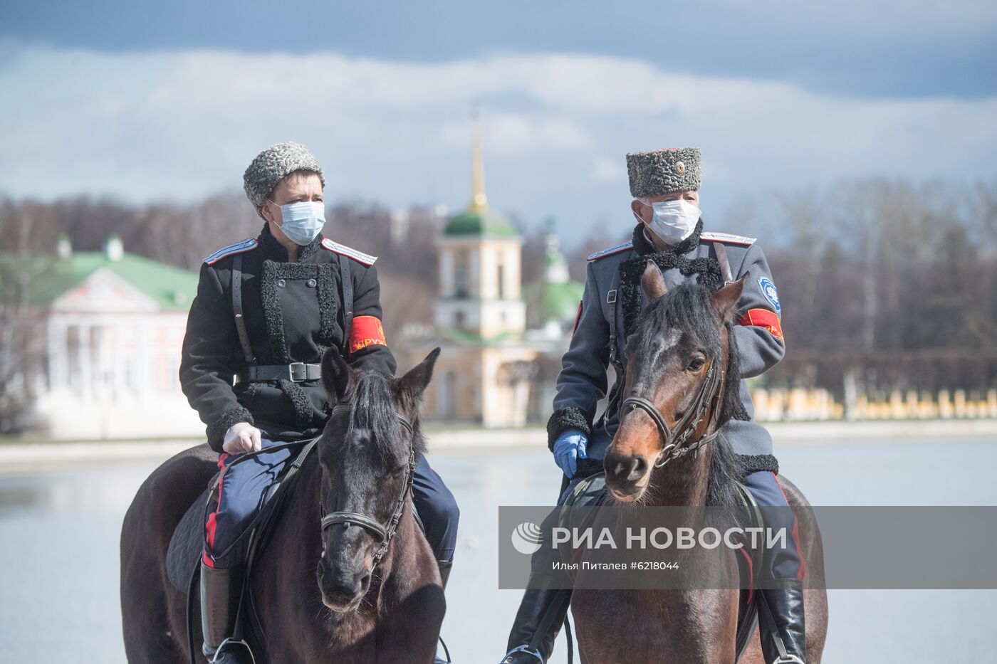 Патрулирование парка "Кусково" казаками во время самоизоляции