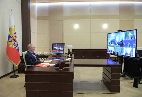 Президент РФ В. Путин провел совещание по развитию ракетно-космической отрасли