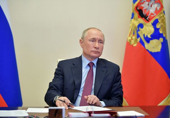 Президент РФ В. Путин провел совещание по развитию ракетно-космической отрасли