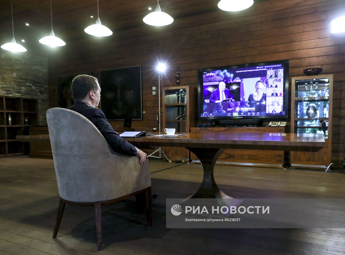 Заместитель председателя Совбеза РФ Д. Медведев принял участие в международном юридическом форуме