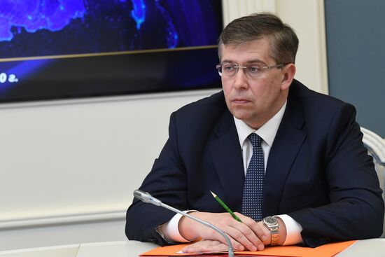 Президент РФ В. Путин провел совещание по развитию ракетно-космической отрасли