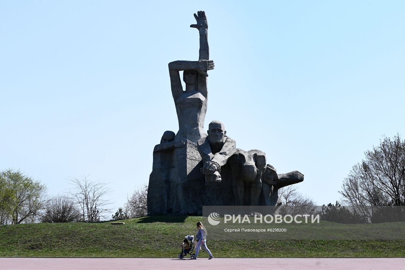 Мемориальный комплекс жертвам фашизма "Змиевская балка" в Ростове-на-Дону