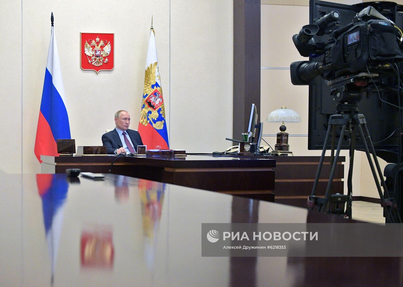 Президент РФ В. Путин провел совещание по развитию ракетно-космической отрасли