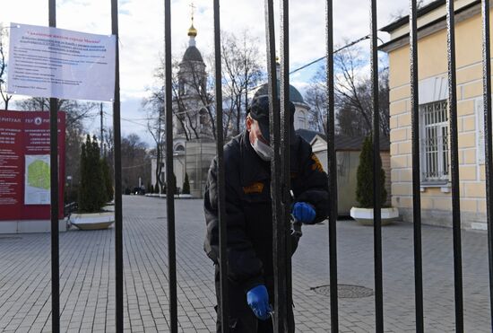 Столичные кладбища закрыты в связи с коронавирусом 