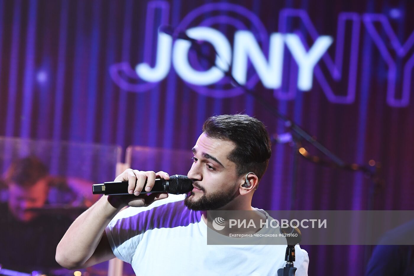 Онлайн-концерт певца Jony