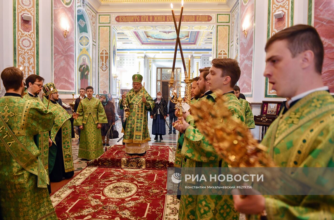 Освящение вербы в канун Вербного воскресенья 