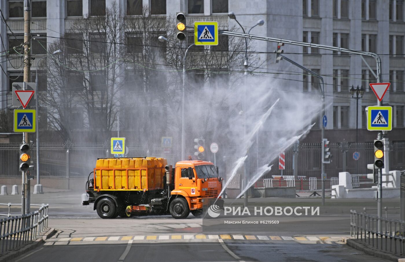 Дезинфекция дорог в Москве