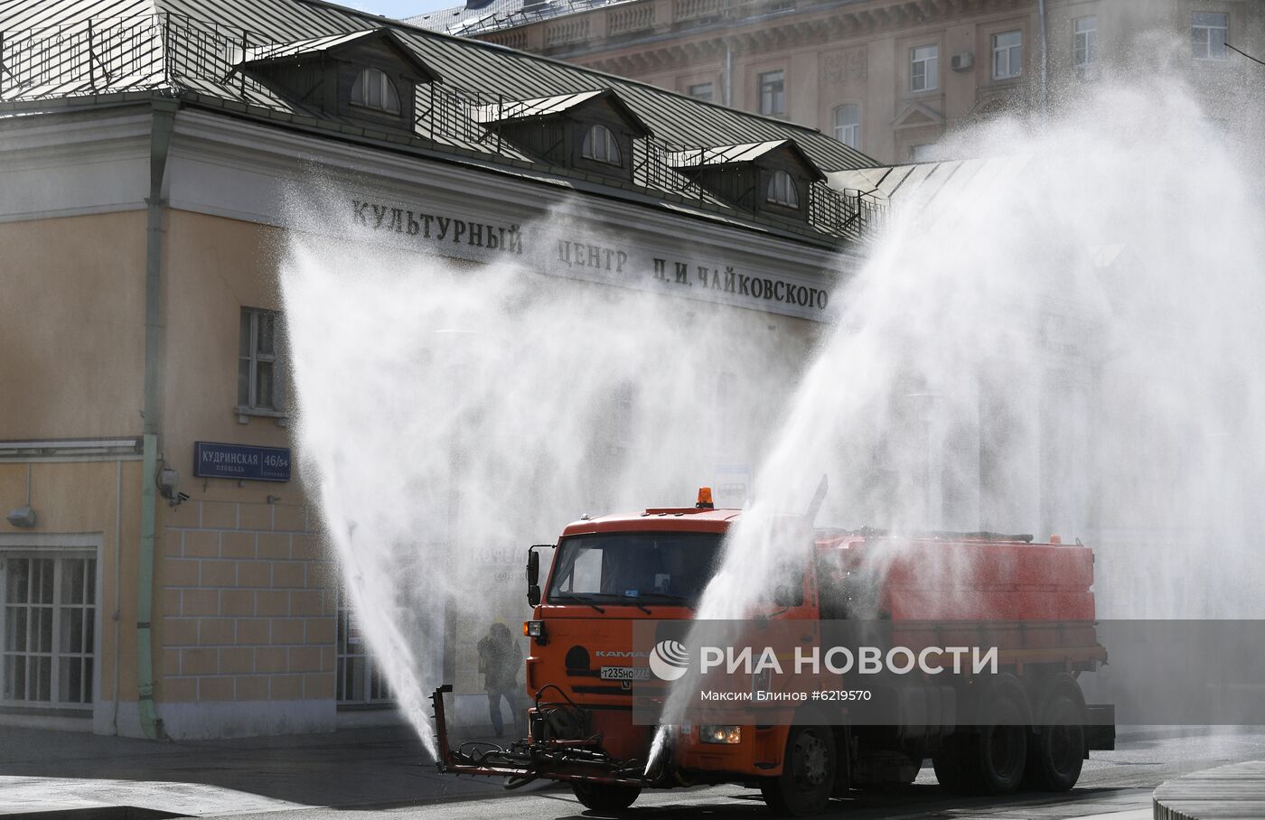 Дезинфекция дорог в Москве