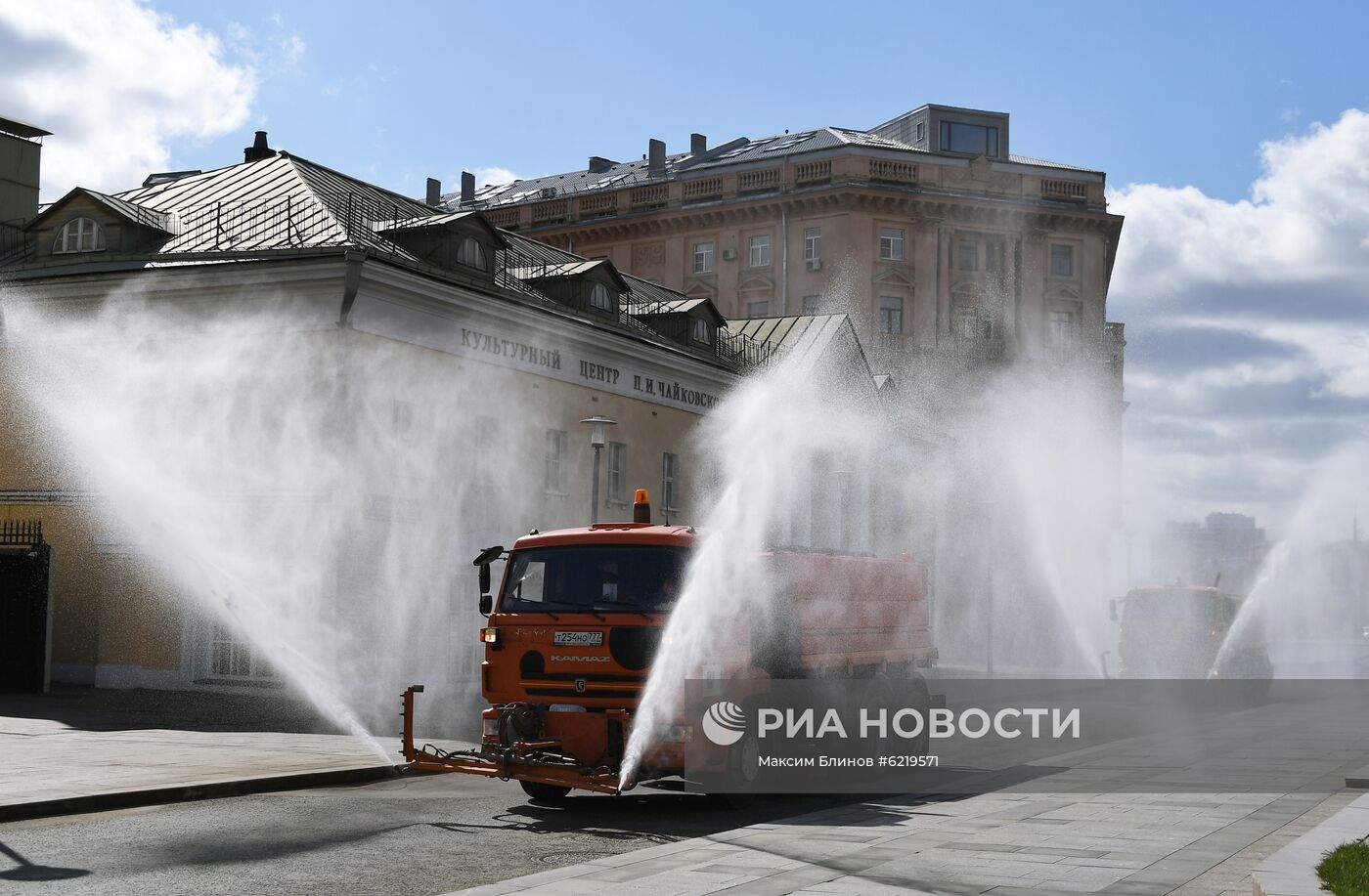 Дезинфекция дорог в Москве