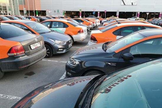 В Москве с 13 апреля приостанавливается оказание услуг каршеринга