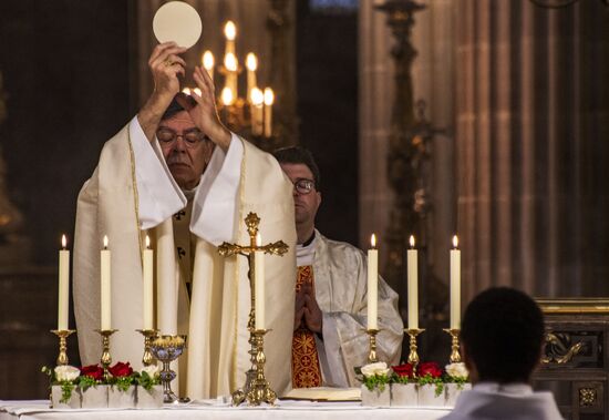 Празднование католической Пасхи в условиях пандемии коронавируса