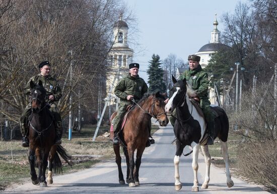 Патрулирование казаками улиц в Подмосковье