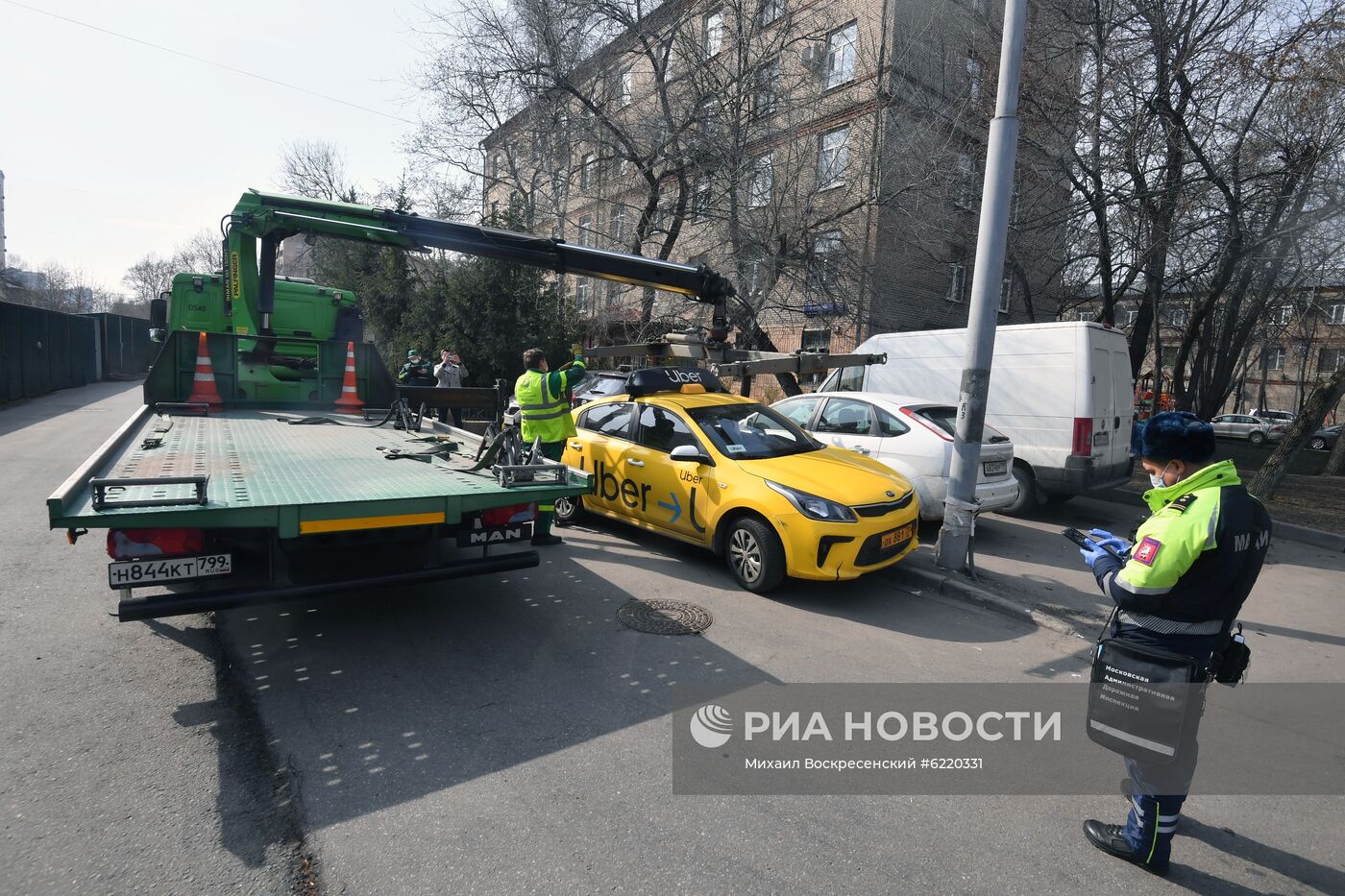 Эвакуация автомобилей в Москве | РИА Новости Медиабанк