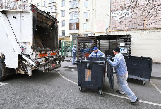 Вывоз мусора в Москве 