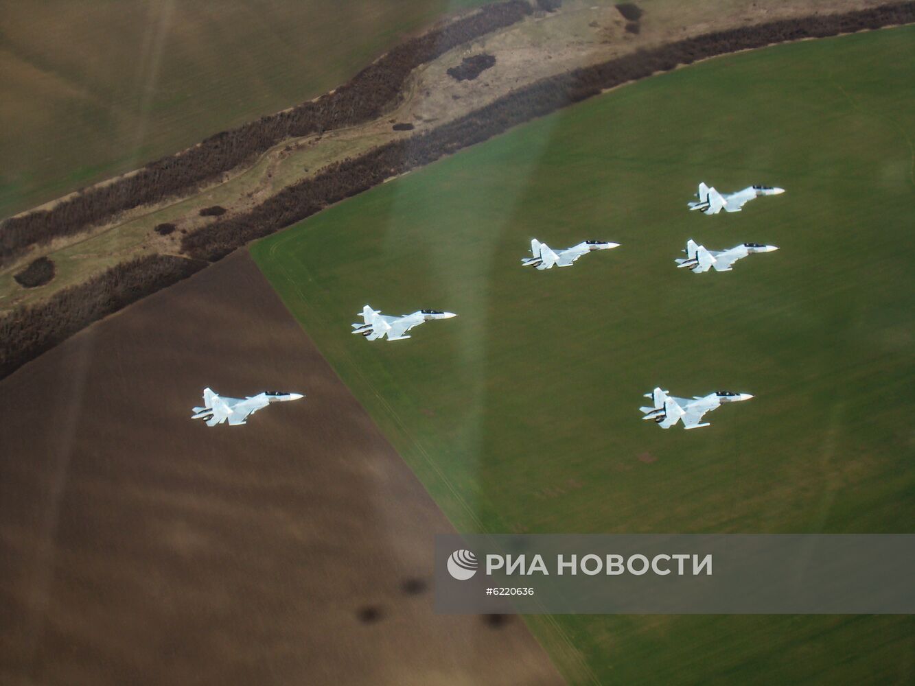 Репетиция воздушной части парада Победы в Ростовской области