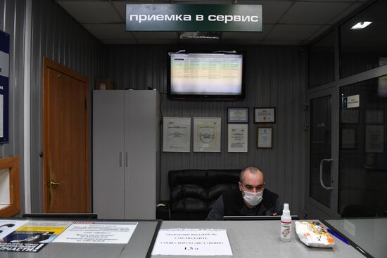 В Новосибирской области открылись салоны красоты и автомастерские