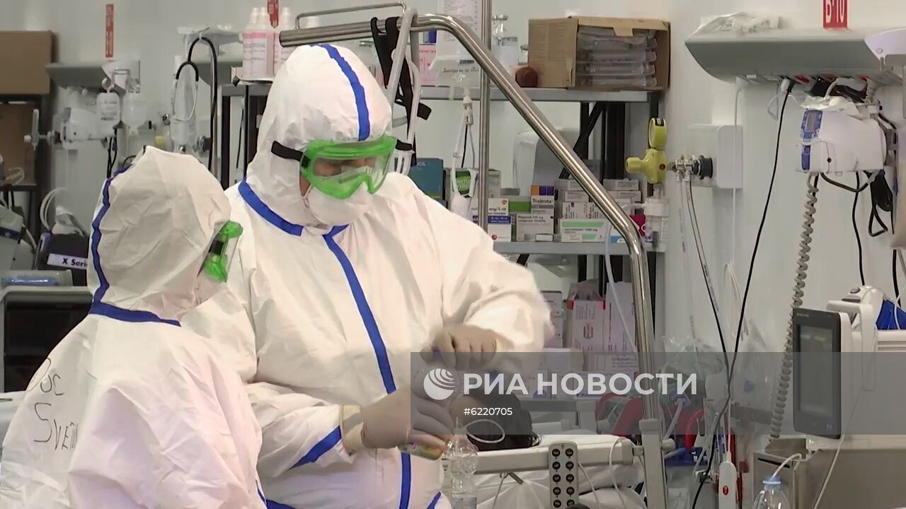 Работа российских военных врачей в полевом госпитале Бергамо