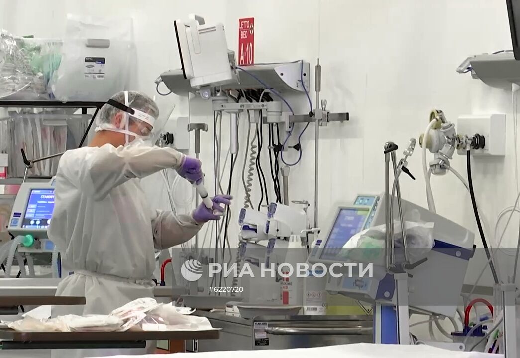 Работа российских военных врачей в полевом госпитале Бергамо