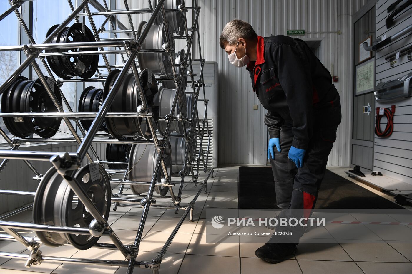 В Новосибирской области открылись салоны красоты и автомастерские