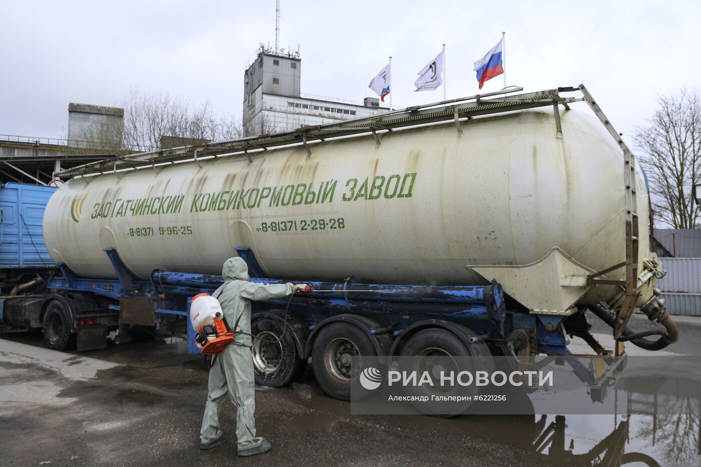 В Ленинградской области возобновили работу системообразующие предприятия