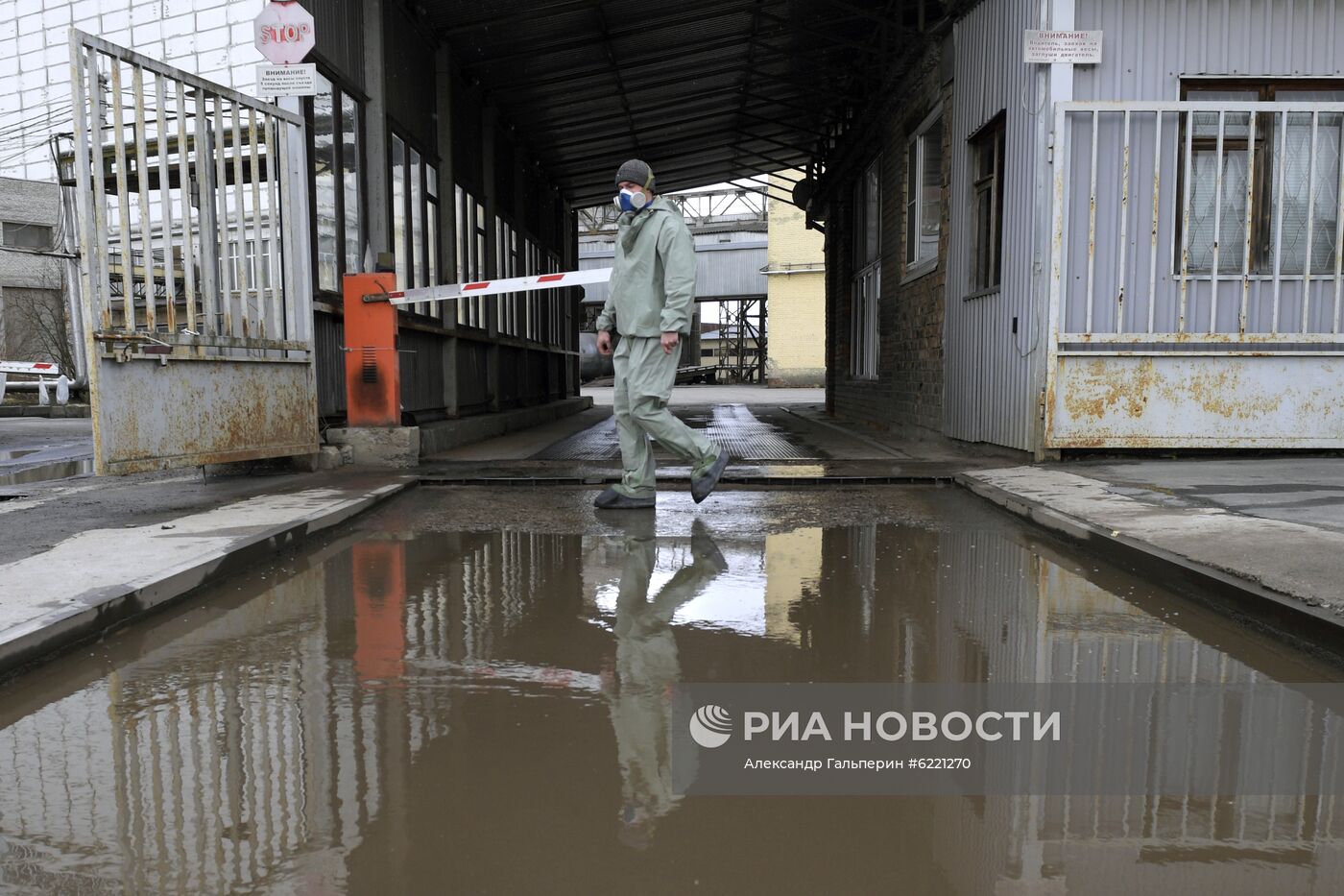 В Ленинградской области возобновили работу системообразующие предприятия