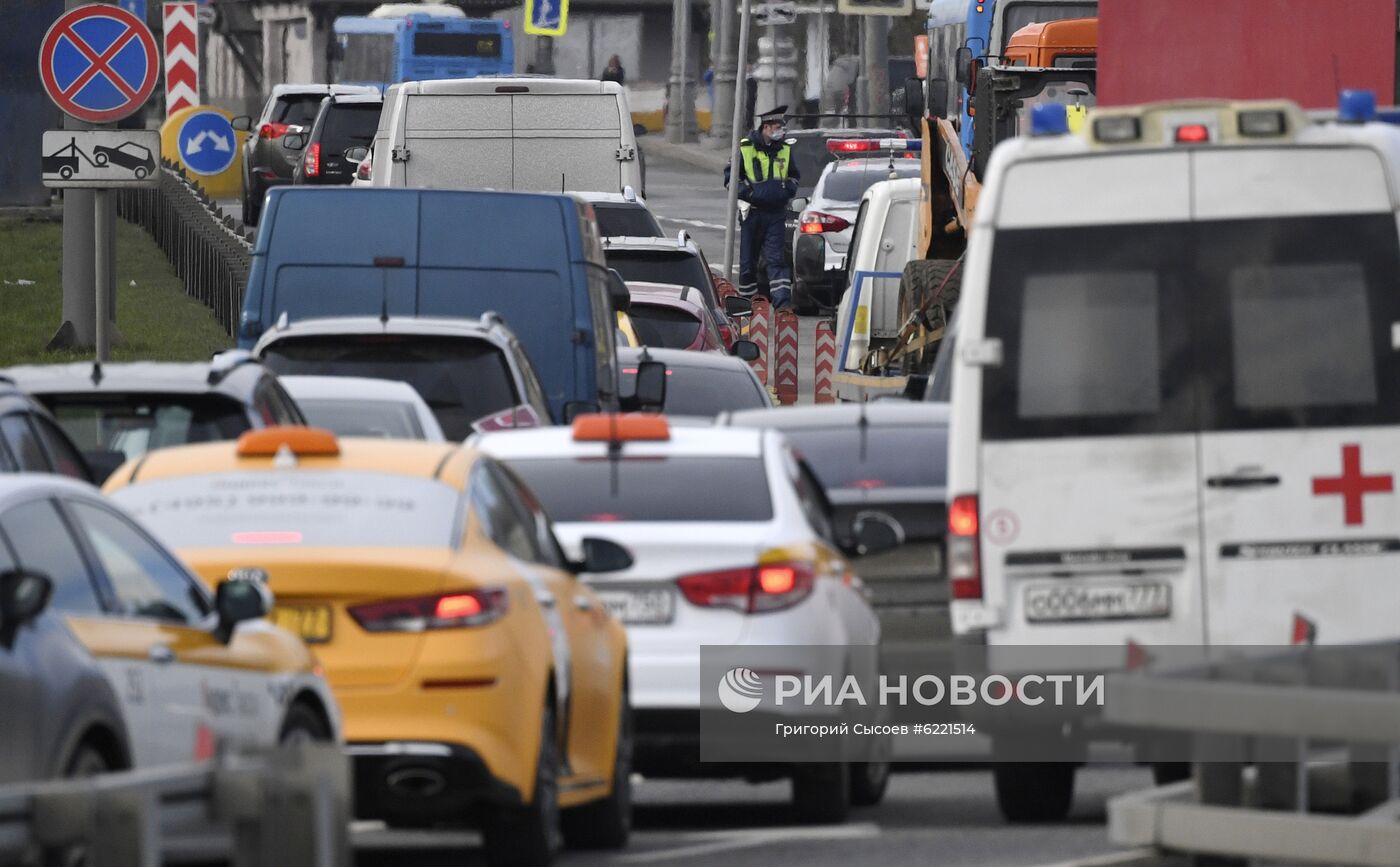 Проверка наличия цифровых пропусков на въезде в Москву