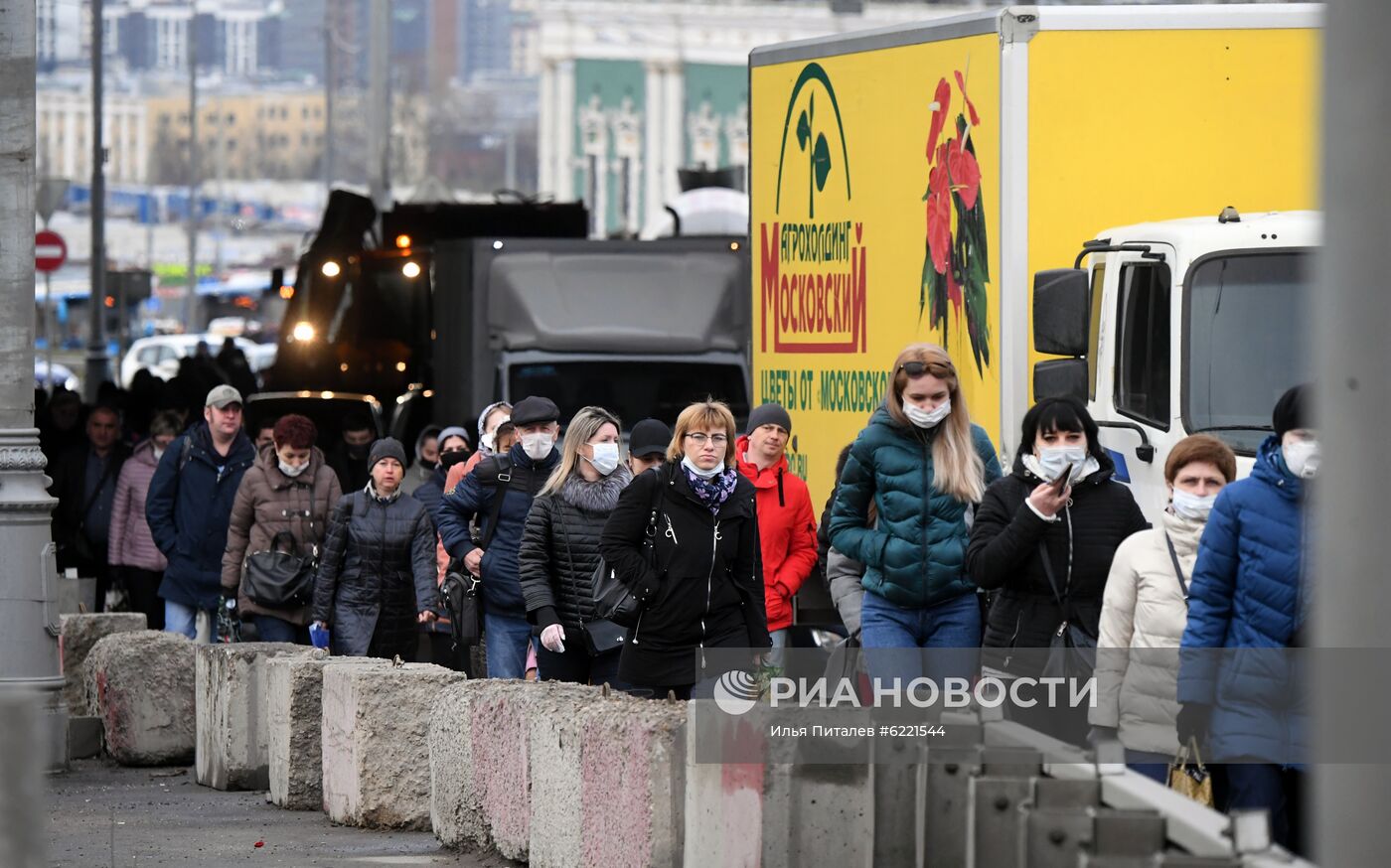 Проверка наличия цифровых пропусков на въезде в Москву