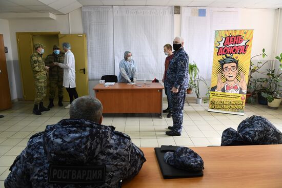 Сдача крови сотрудниками Росгвардии