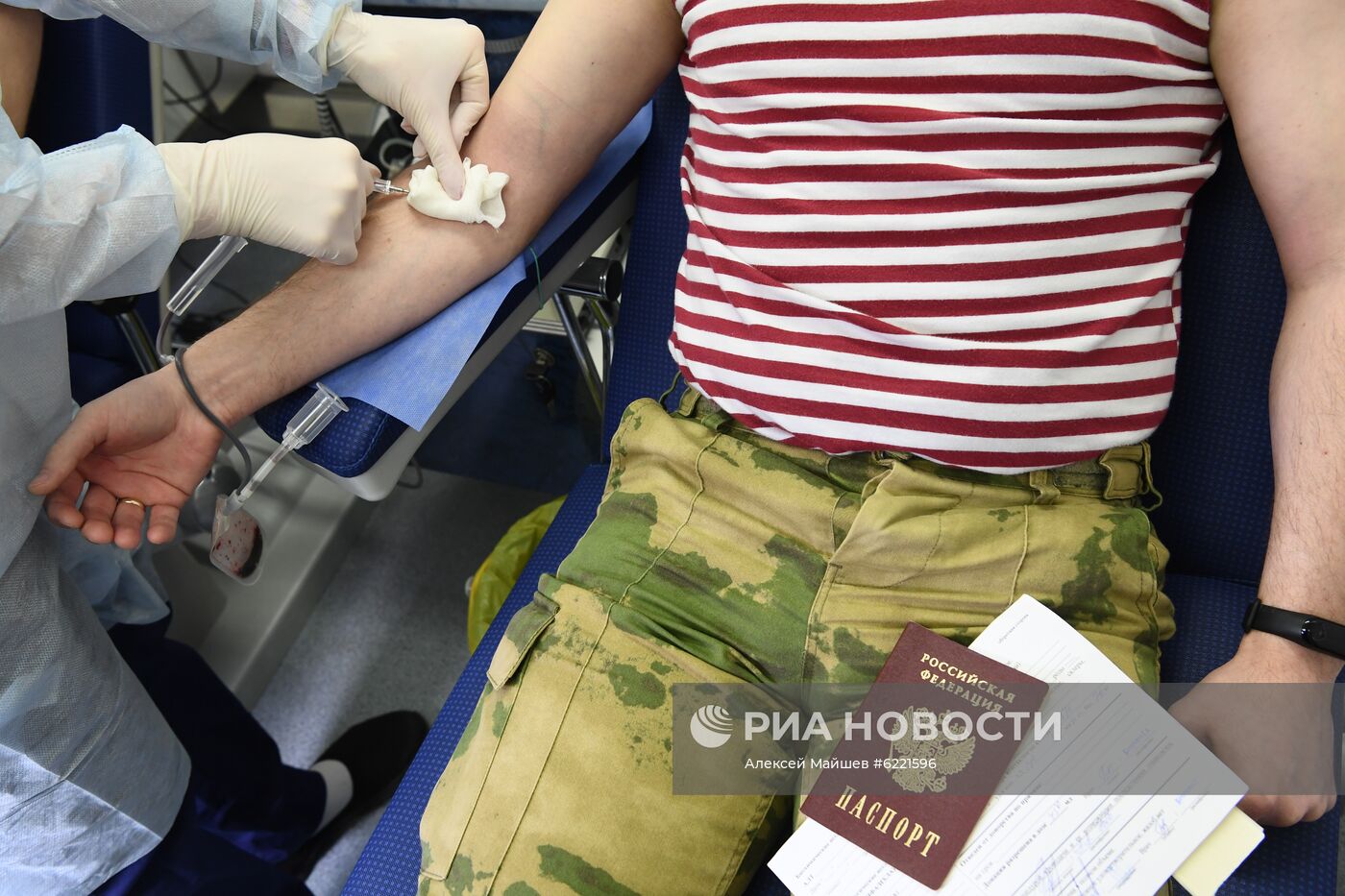 Сдача крови сотрудниками Росгвардии