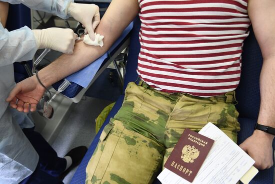 Сдача крови сотрудниками Росгвардии