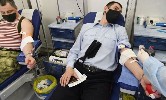 Сдача крови сотрудниками Росгвардии