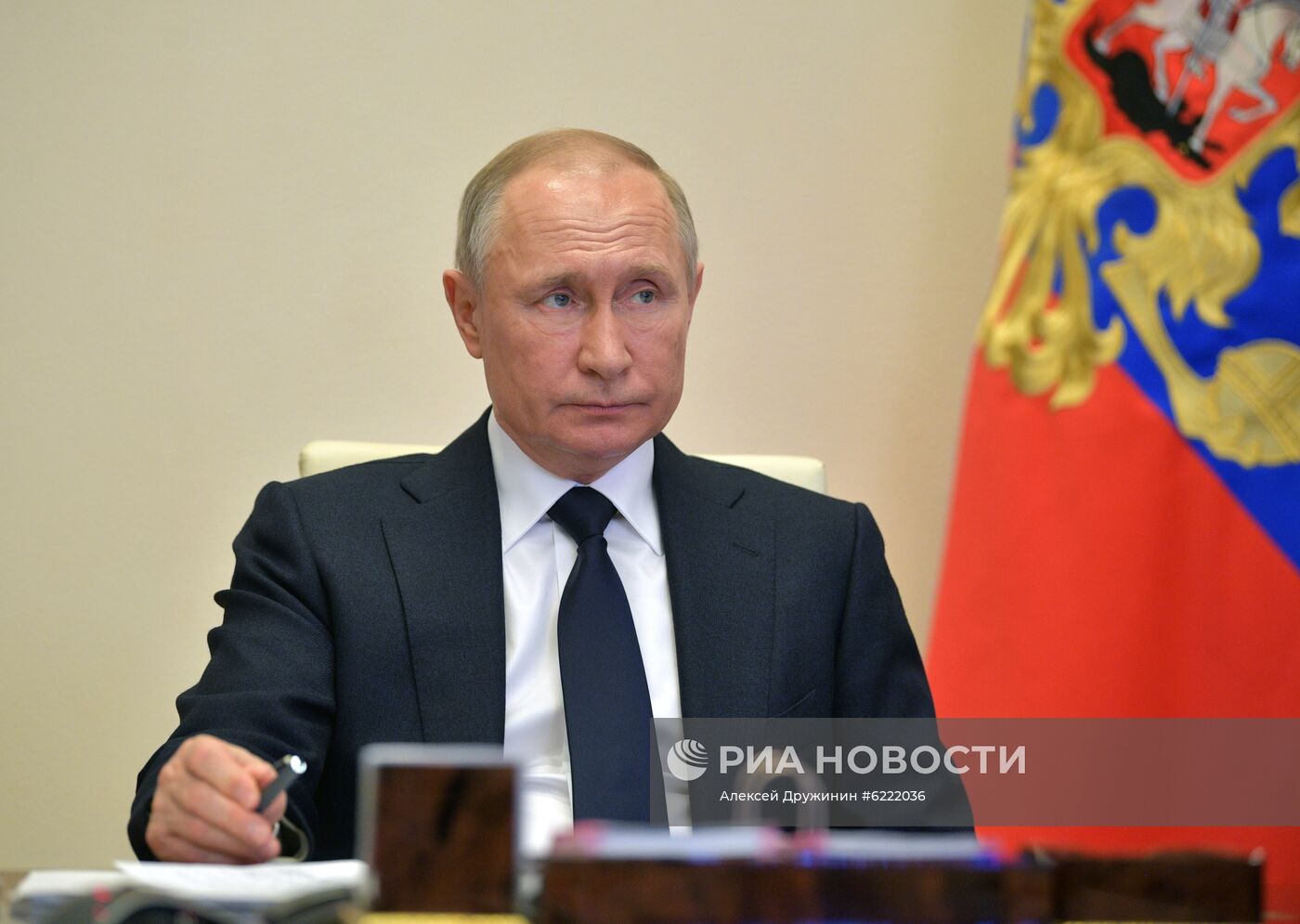 Президент РФ В. Путин провел совещание с членами правительства РФ