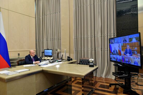 Президент РФ В. Путин провел совещание с членами правительства РФ