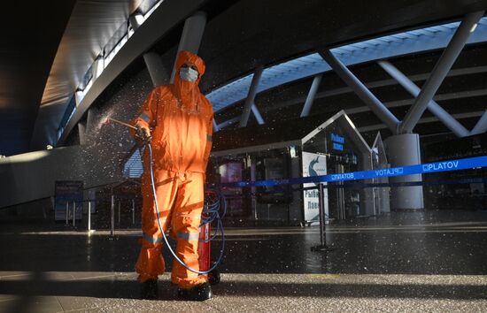 Дезинфекция в терминальном комплексе аэропорта Платов