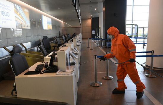 Дезинфекция в терминальном комплексе аэропорта Платов