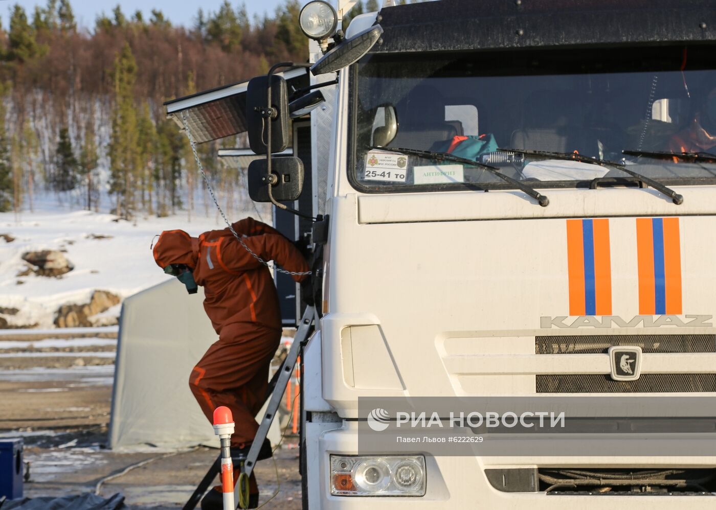 В Мурманской области МЧС разворачивает мобильный госпиталь