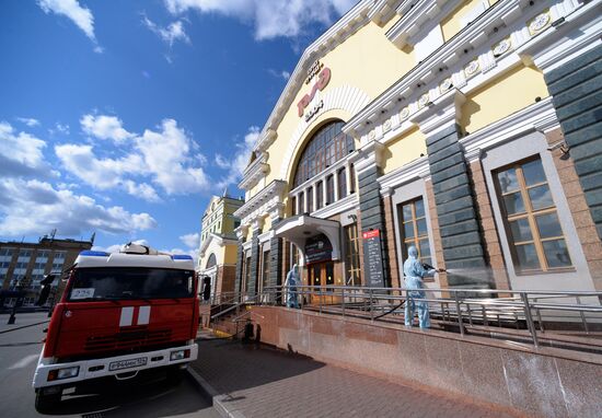Дезинфекция железнодорожного вокзала в Красноярске 