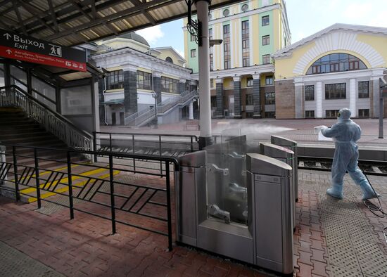 Дезинфекция железнодорожного вокзала в Красноярске 