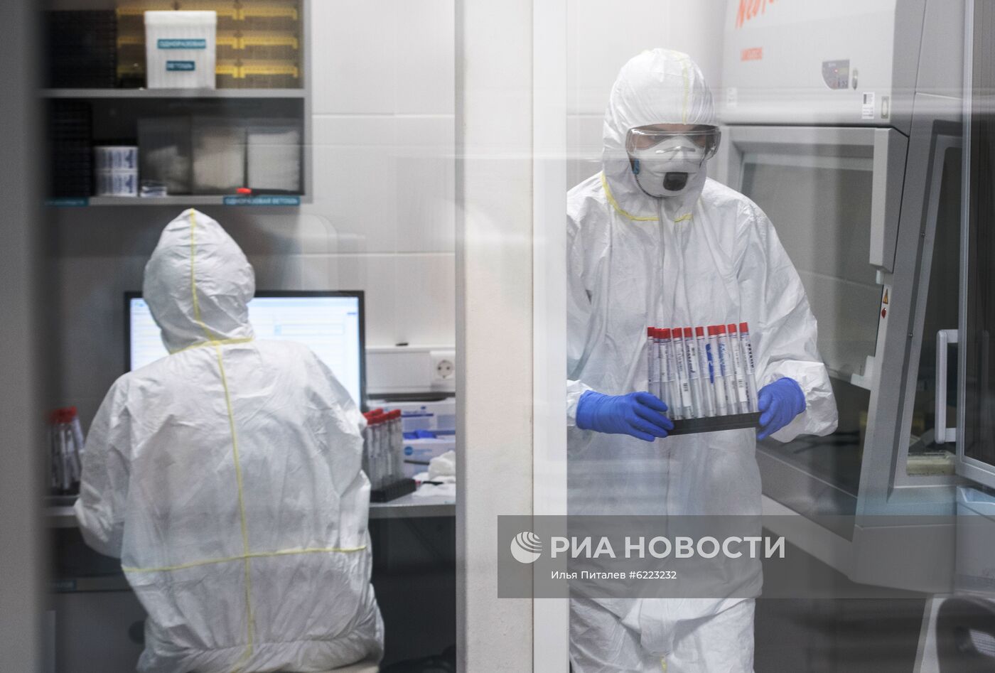 Лаборатория "Инвитро" начала тестирование на коронавирусную инфекцию 
