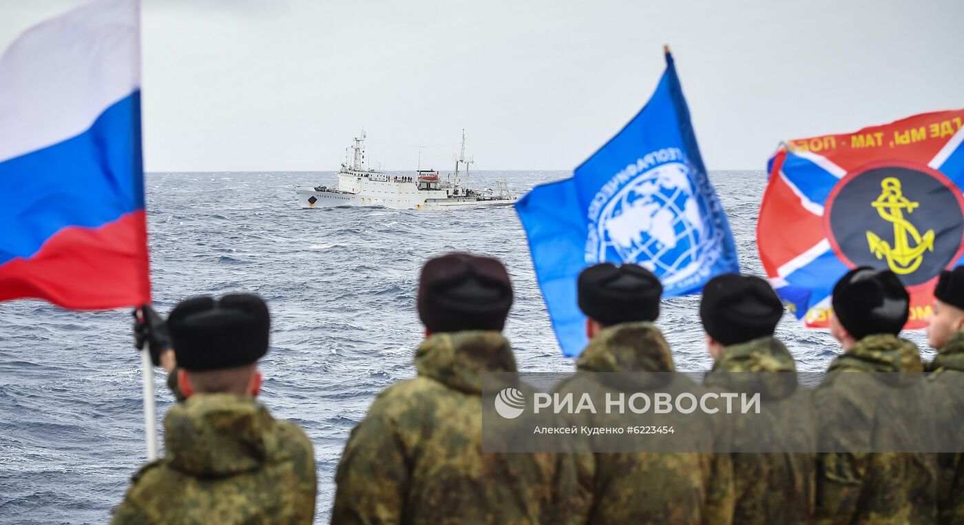 Продолжается кругосветная экспедиция на судне "Адмирал Владимирский"