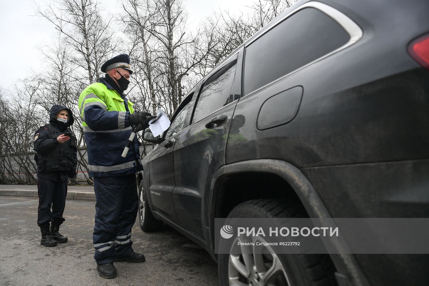 Проверка цифровых пропусков у автомобилистов в Москве