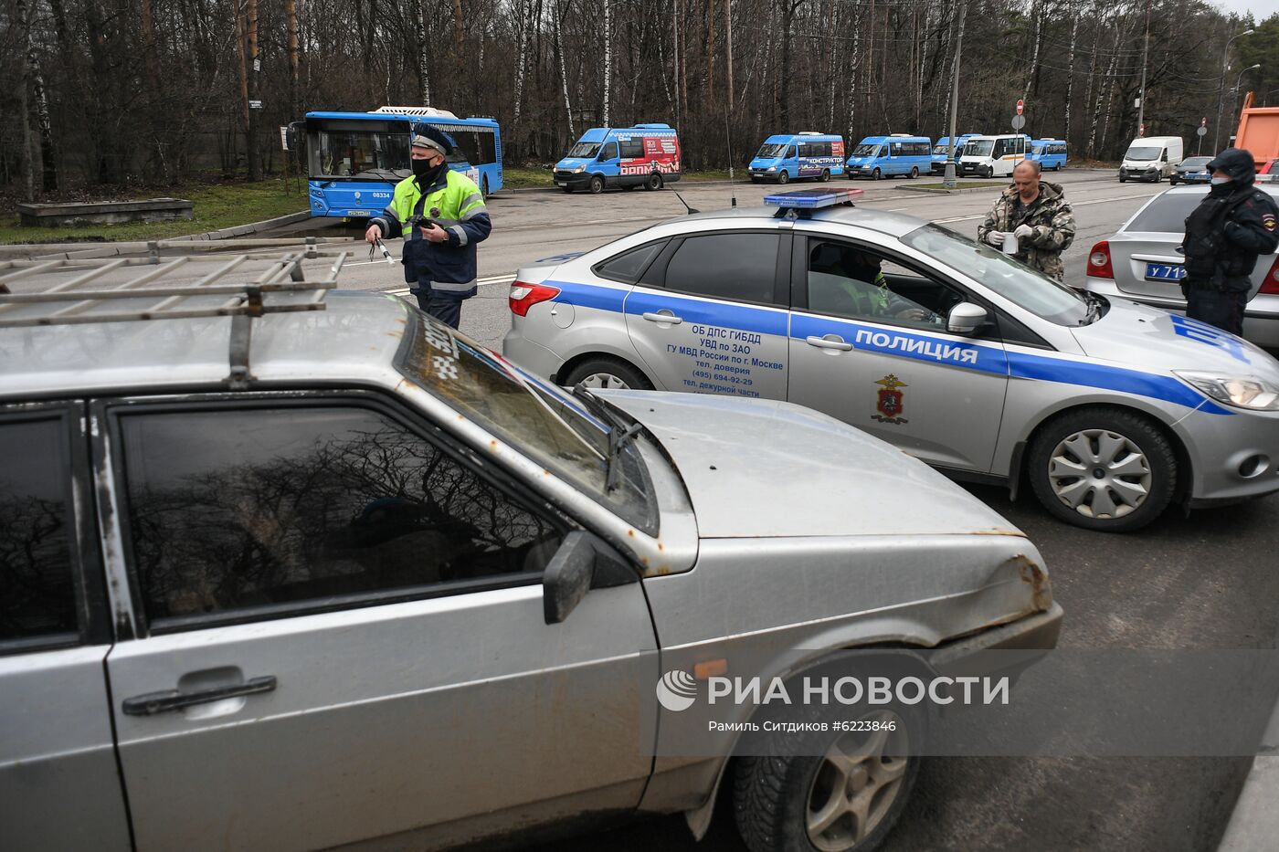 Проверка цифровых пропусков у автомобилистов в Москве