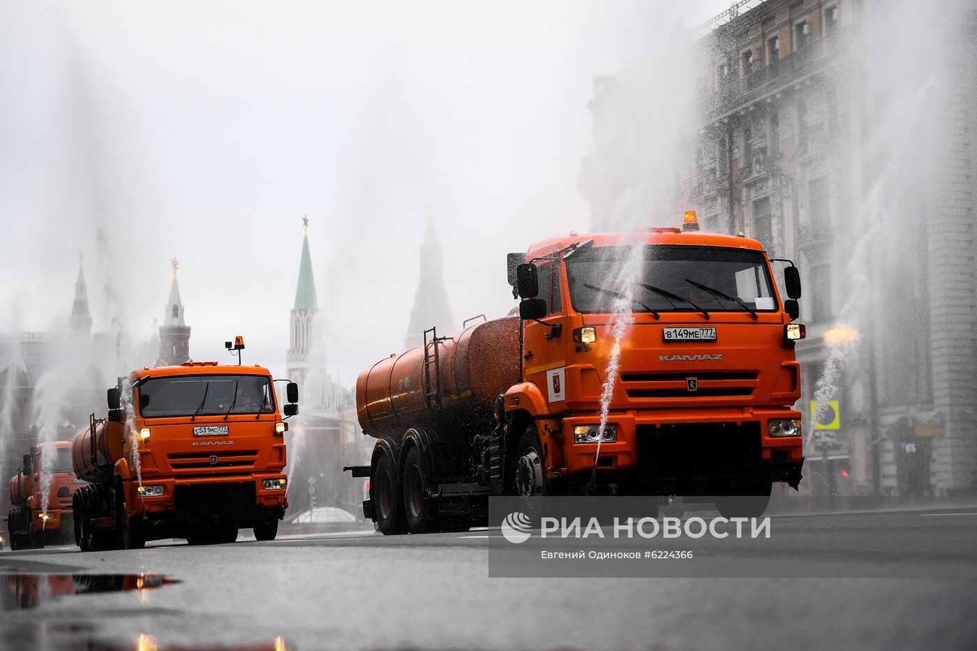 Дезинфекция дорог и тротуаров в Москве